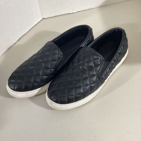 Women’s Steve Madden Quilted Black Leather Slip On Sneakers Size 10 - Picture 2 of 7
